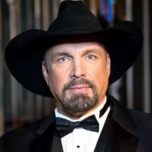 garth brooks real name weight age birthday height notednames bio wife children contact family details